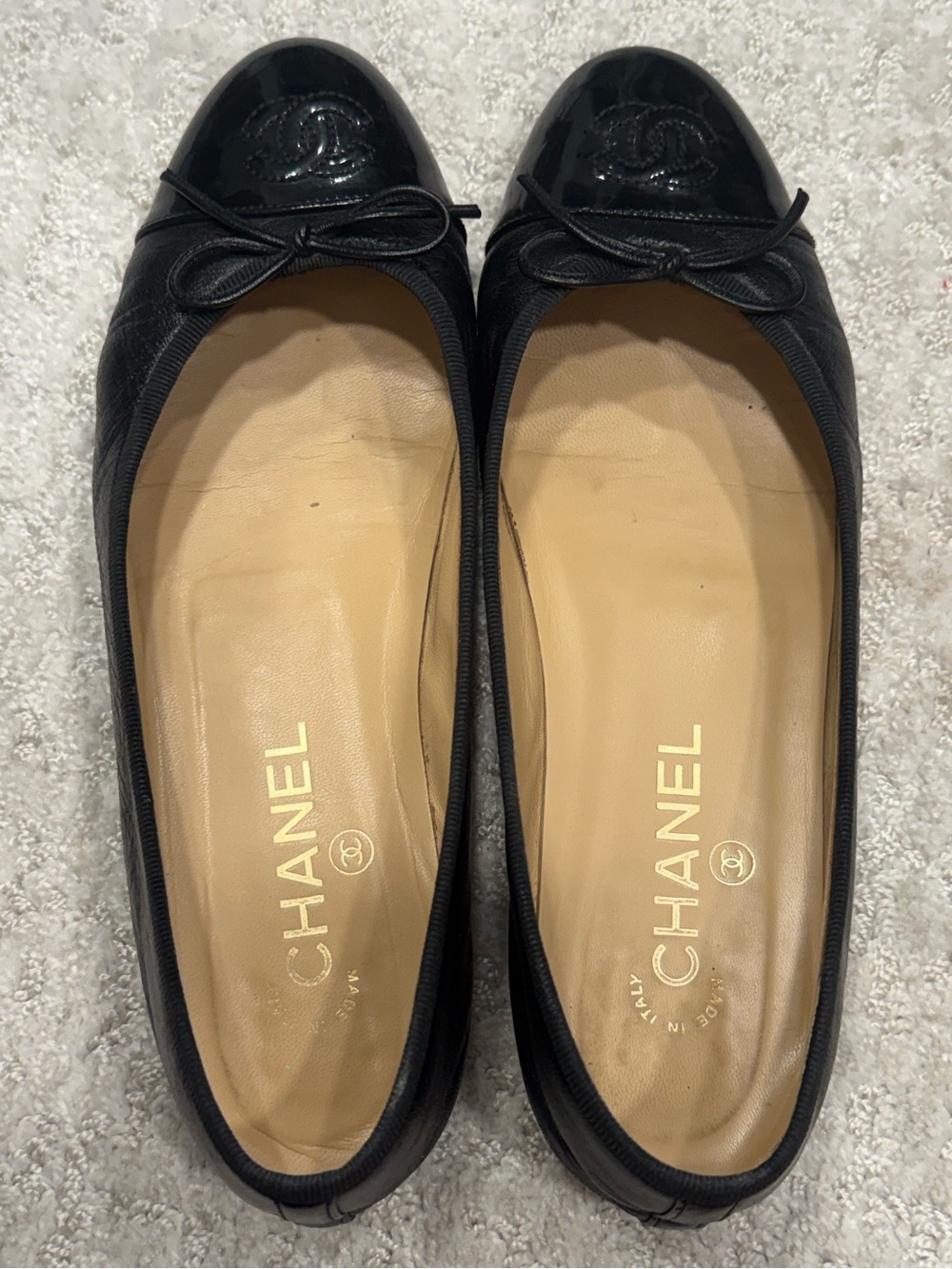CHANEL Black Leather Ballerinas with Patent Cap-Toe - Picture 2 of 7